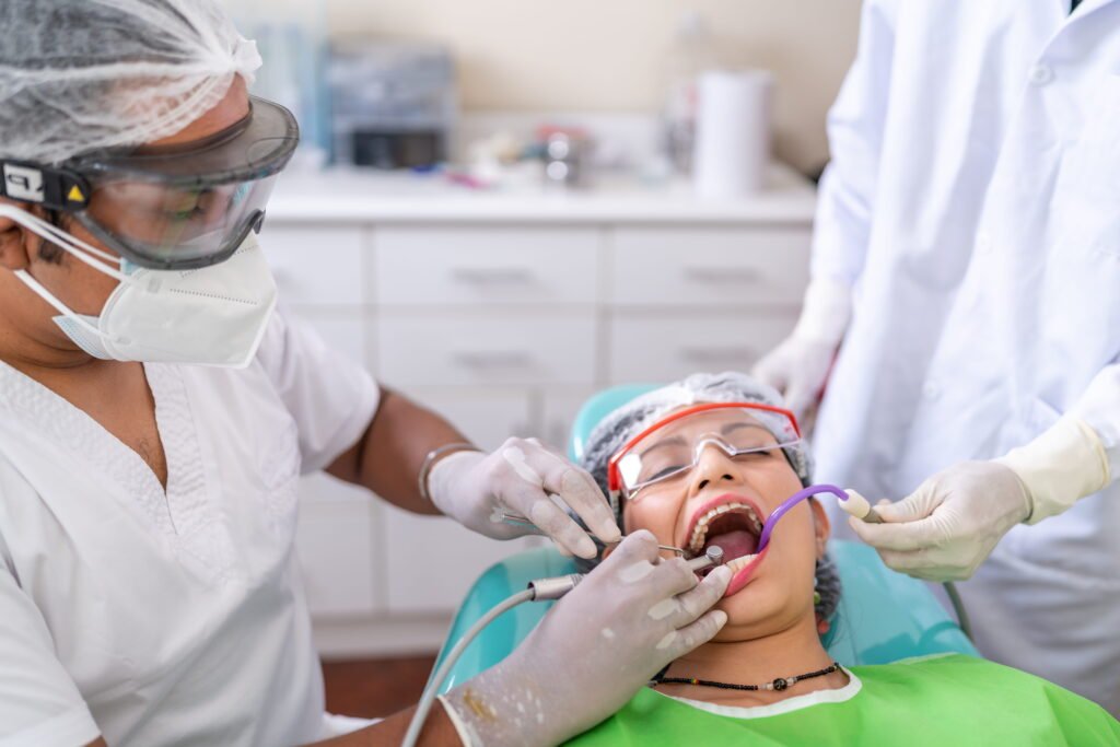 Best Dentist in Ghaziabad – Advanced Dental & Oral Health Care at Le Crest Hospital