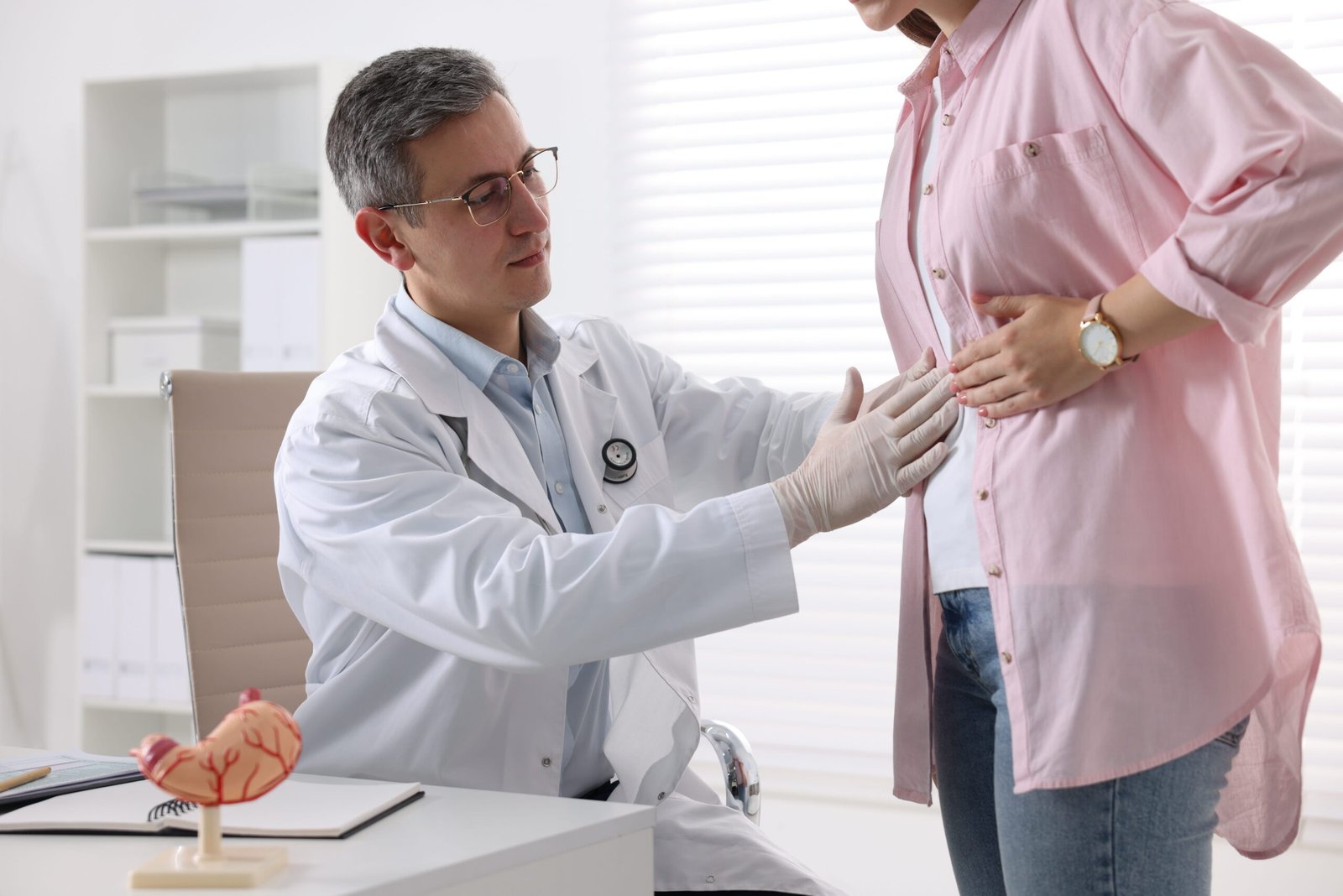 Best Gastroenterologist in Vasundhara - Le Crest Hospital