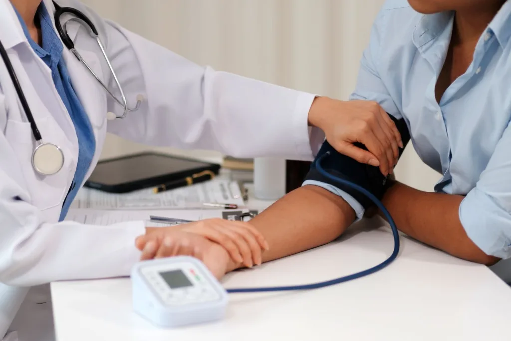 Cardiologist in Indirapuram - Le Crest Hospital