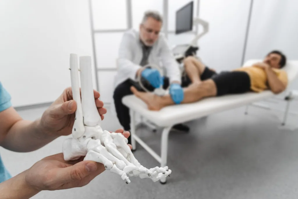 Orthopedic Doctor in Indirapuram Ghaziabad - Le Crest Hospital